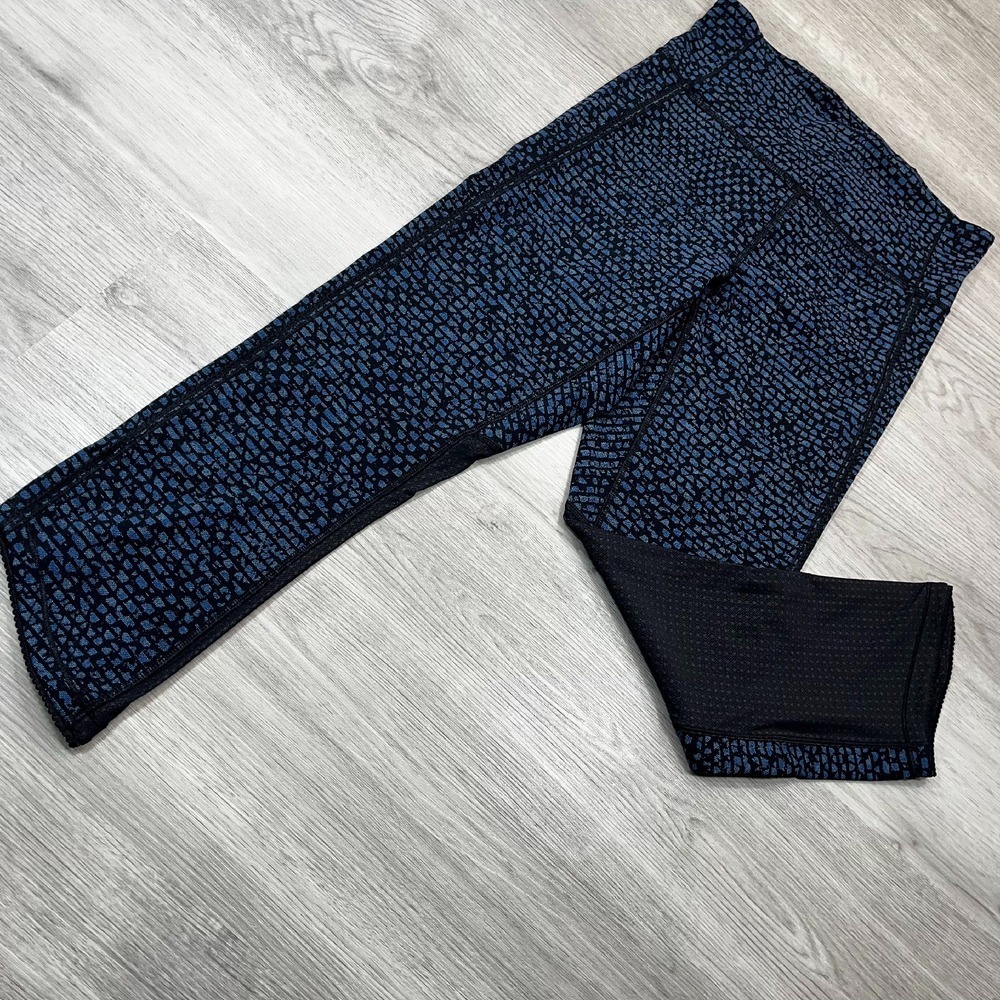 Lululemon Crop Leggings Size 6 Deep Breath Athletic Yoga Pants Print Black Blue